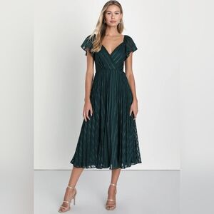 Lulus Women's Emerald Lurex Flutter Sleeve V-neck midi dress